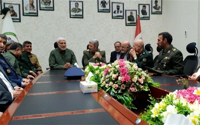 وزیر دفاع با فرمانده حشد الشعبی دیدار و گفت‌وگو کرد