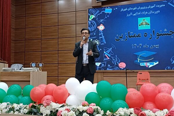 تقدیر از دانش‌آموزان دبیرستان هیات امنایی البرز در اردوگاه استانی شهید محمد منتظری شهریار 