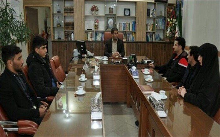 دیدار دانش آموزان ملی پوش شهریاربا مدیر آموزش و پرورش