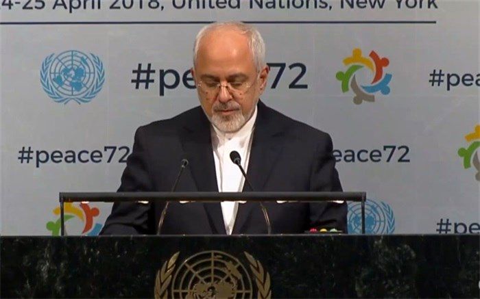 ظریف: خروج از ان‌پی‌تی مورد حمایت ما نیست اما از گزینه‌های ما است