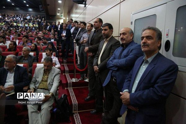 سفر علی ربیعی وزیر کار و امور اجتماعی به قم و دیدار با مراجع عظام تقلید