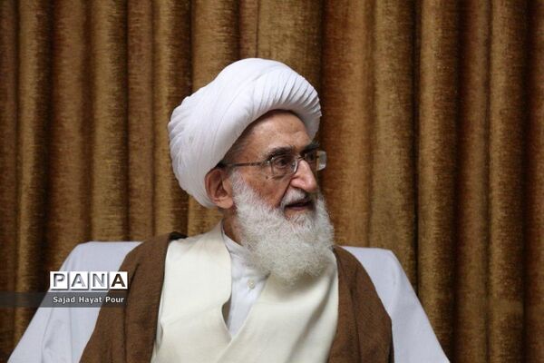 سفر علی ربیعی وزیر کار و امور اجتماعی به قم و دیدار با مراجع عظام تقلید