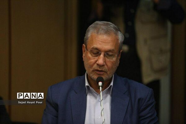سفر علی ربیعی وزیر کار و امور اجتماعی به قم و دیدار با مراجع عظام تقلید
