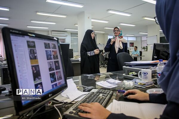 حضور ناهید خداکرمی  عضو شورای شهر تهران در خبرگزاری پانا