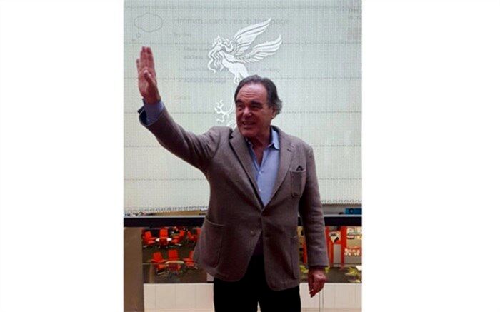 «الیور استون» وارد کاخ جشنواره جهانی فجر شد