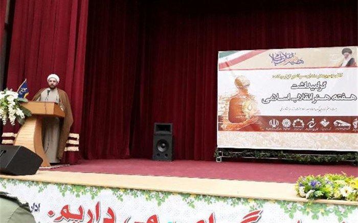 زبان هنرمند انقلاب، زبان قرب و شهود باید باشد