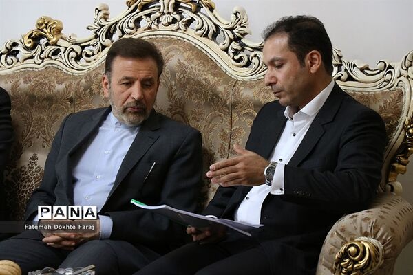 دیدار رئیس دفتر رئیس جمهور با خانواده های شهیدان مدافع حرم و جانبازان سرافراز اسلام و کارگر نمونه سال 96