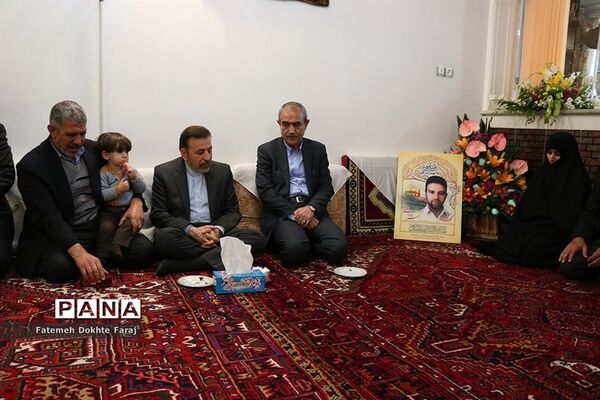 دیدار رئیس دفتر رئیس جمهور با خانواده های شهیدان مدافع حرم و جانبازان سرافراز اسلام و کارگر نمونه سال 96