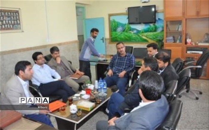 برنامه های هفته بزرگداشت مقام معلم  دستور کار شهرداری و شورای شهر اشتهارد