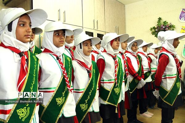 دیدار دانش آموزان پیشتاز شهرستان کارون با مسئولین سازمان دانش آموزی استان خوزستان