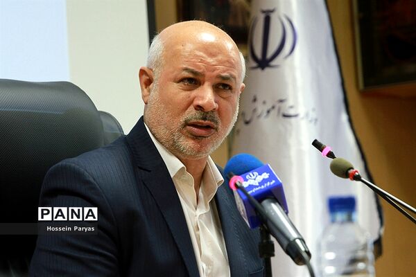 نشست خبری رئیس سازمان بسیج فرهنگیان به مناسبت هفته بزرگداشت مقام معلم و هفته بسیج فرهنگیان