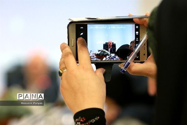 نشست خبری رئیس سازمان بسیج فرهنگیان به مناسبت هفته بزرگداشت مقام معلم و هفته بسیج فرهنگیان