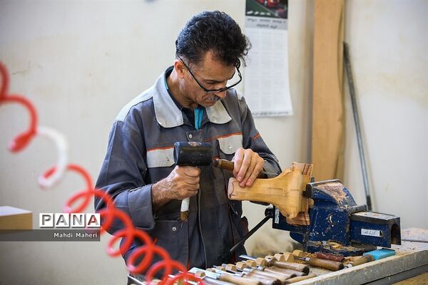 تلاش کارگر ایرانی برای تولید کالای ایرانی