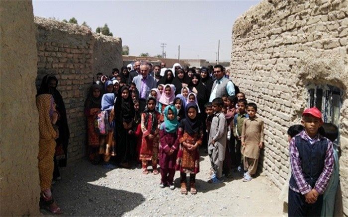 بازدید مدیر آموزش و پرورش منطقه یک تهران و هیئت فرهنگی  از مدارس  منطقه نصرت آباد سیستان و بلوچستان