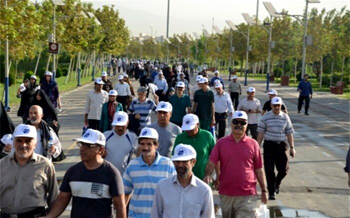 همایش پیاده روی خانوادگی بازنشستگان شهرداری تهران برگزار شد