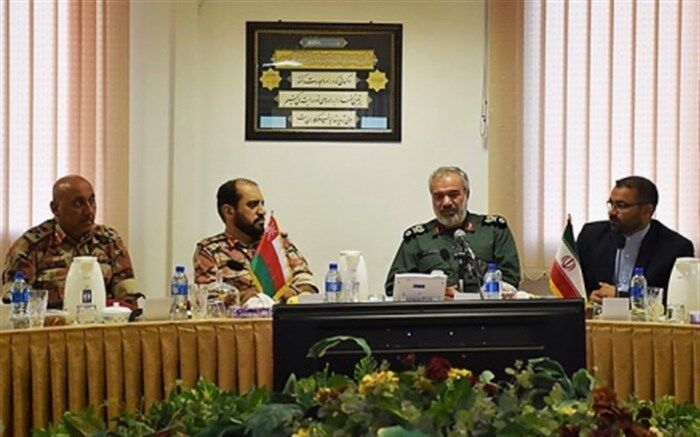 تأکید بر تقویت مناسبات و همکاری های آموزشی و نظامی نیروی دریایی سپاه و عمان