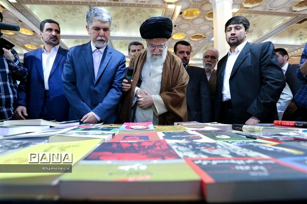 بازدید رهبر انقلاب از سی و‌‌ یکمین نمایشگاه بین‌المللی کتاب تهران