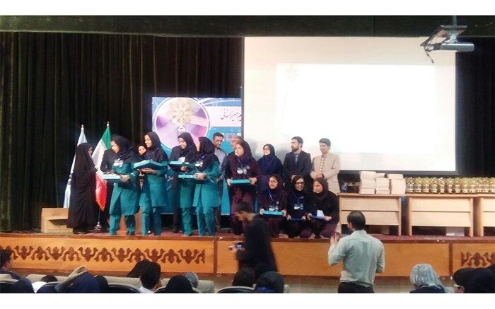 گروه ژنتیک دبیرستان فرزانگان دوره اول ناحیه دو سنندج موفق به کسب رتبه اول کشوری در کار سوق مهندسی ژنتیک شد