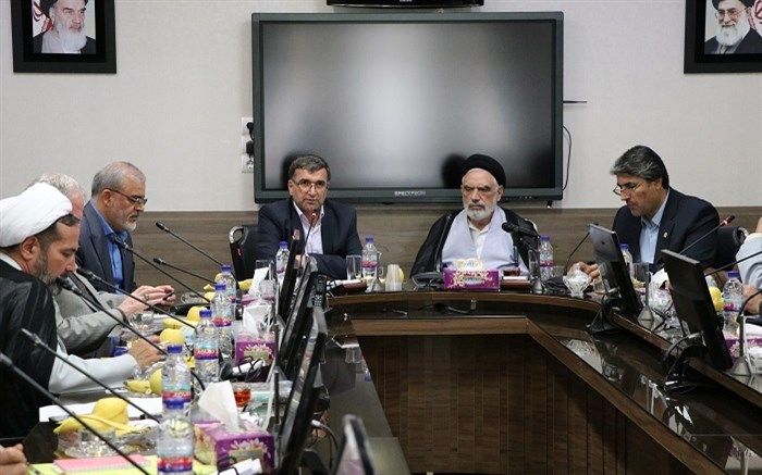 استفاده از ظرفیت های حوزه علمیه دست یابی به اهداف سند تحول بنیادین را تسهیل می کند