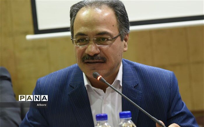 فرماندار ویژه کرج: جوانان باید خودشان وارد صحنه های عملیاتی بشوند