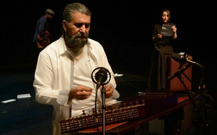 خالی از شب – خالی از تو روی صحنه رفت
