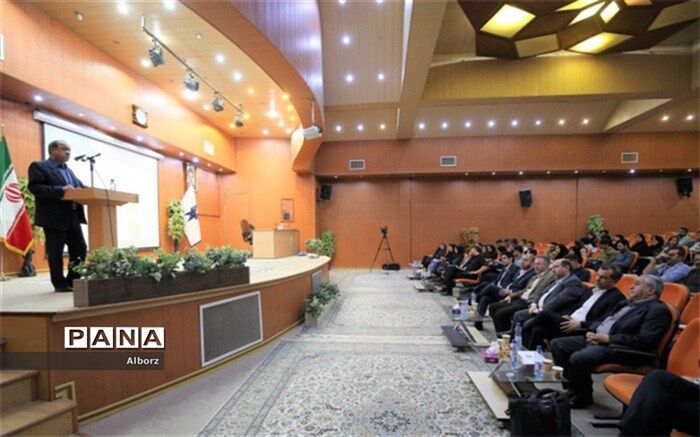 گرامیداشت روز معمار در دانشگاه آزاد اسلامی  واحد کرج