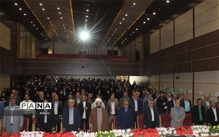 مراسم گرامیداشت مقام معلم در ساوجبلاغ