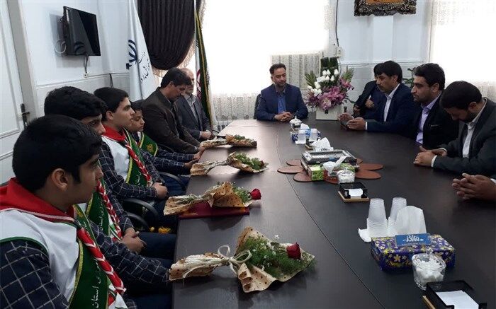 دیدار جمعی از پیشتازان با مدیر کل آموزش و پرورش استان قم