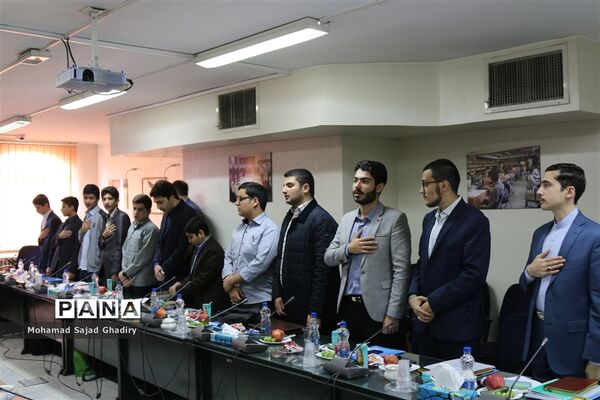 اولین نشست مشترک منتخبین شوراها و مجلس دانش آموزی