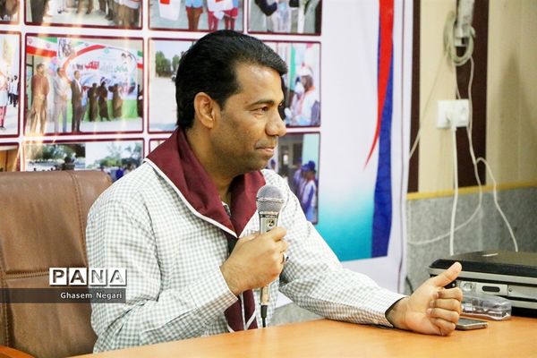 مراسم تجلیل از مربیان پیشتاز مدارس شهرستان رودان