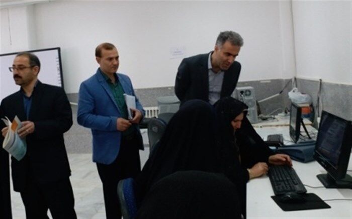 معاون سواد آموزی آموزش و پرورش استان زنجان از روند برگزاری کلاس آموزش رایانه سواد آموزان بازدید کرد