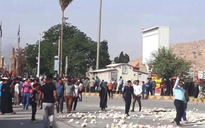 نماینده کازرون: از تجمع و اخلال در رفت و آمد خودداری شود