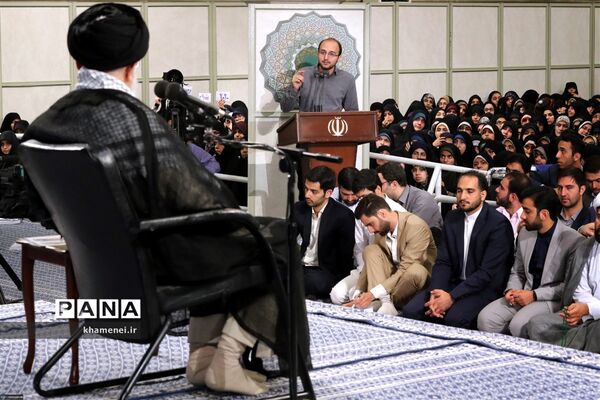دیدار جمعی از دانشجویان و نمایندگان تشکل‌های دانشجویی با رهبر معظم انقلاب