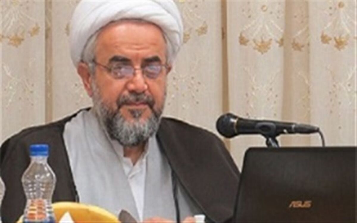 حضور روحانیان و مردم در مدیریت پایگاه‌های فرهنگی، اجتماعی تاثیرگذار است