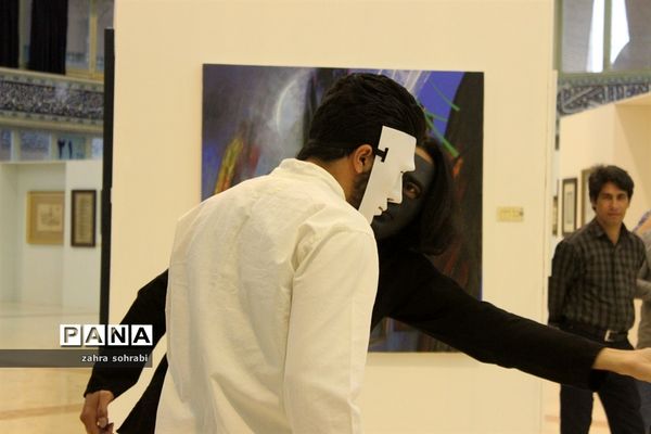 نمایش  انسان و شیطان در نمایشگاه بین المللی قرآن کریم