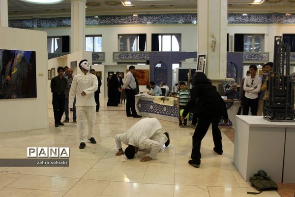 نمایش  انسان و شیطان در نمایشگاه بین المللی قرآن کریم