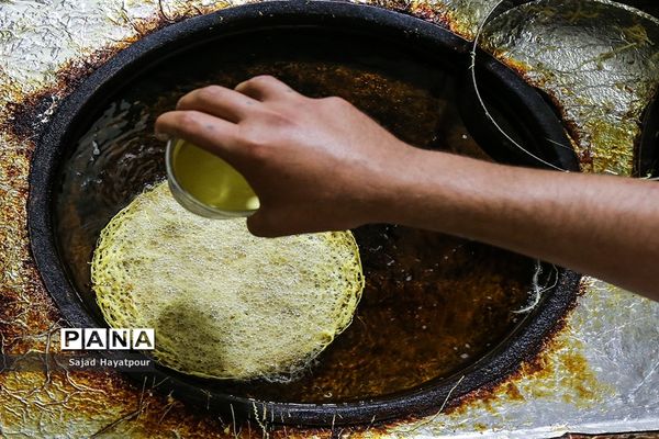 پخت زولبیا و بامیه در ماه رمضان