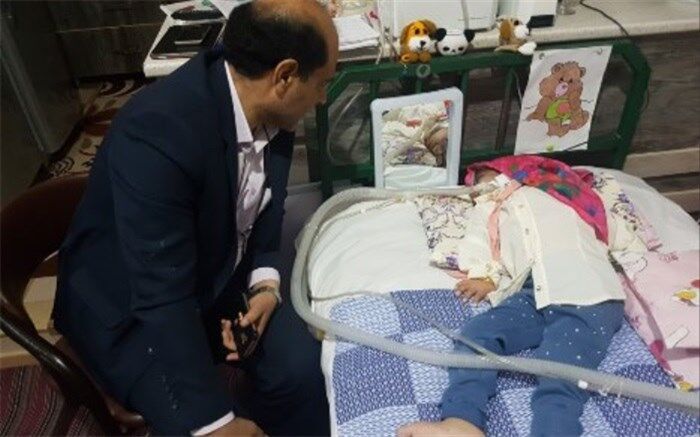 دانش آموز یزدی با وجود مشکلات تنفسی همچنان به تحصیل مشغول است