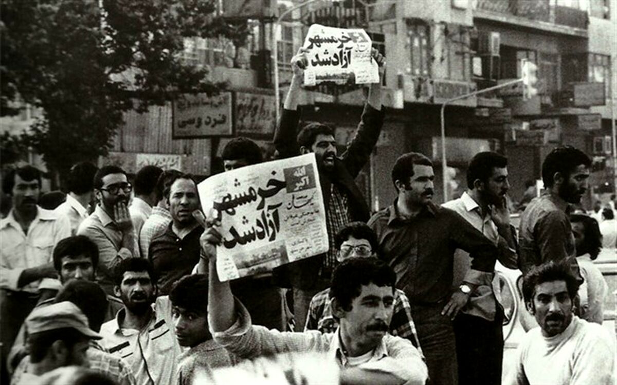 خرمشهر شهری است به وسعت تمام ایران و برابر تمامی ارزشهایی که شهیدان برای پایداری آن خون پاک خویش را نثار کردند .