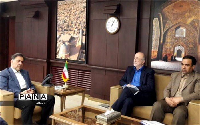 استاندار البرز: توسعه راه های البرز بار ترافیک ملی را کاهش می دهد