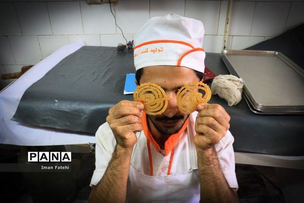 زولبیای رمضان شیرینی سفره های افطار