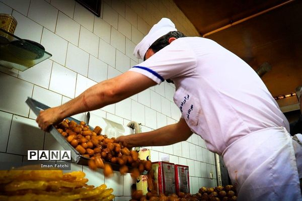 زولبیای رمضان شیرینی سفره های افطار