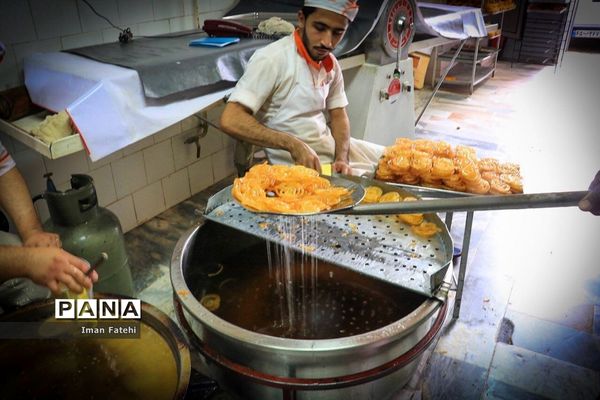 زولبیای رمضان شیرینی سفره های افطار