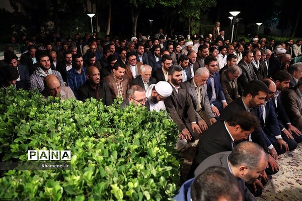 دیدار جمعی از شاعران و اهالی فرهنگ و ادب با مقام معظم رهبری