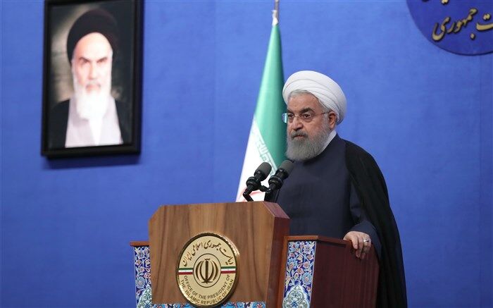 تصاویر/ از علی نصیریان و جمشید مشایخی تا فاطمه معتمدآریا و محمود دولت آبادی، در دیدار رئیس جمهور با اهالی فرهنگ و هنر