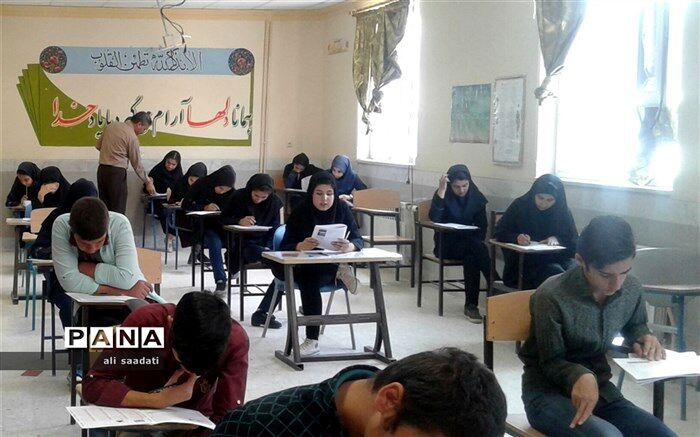 آزمون ورودی مدارس تیز هوشان و نمونه دولتی همزمان با سراسر کشور در کلات برگزار شد