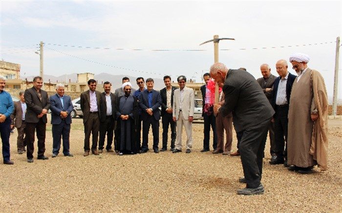 کلنگ احداث مدرسه خیرساز در باقرآباد به زمین زده شد