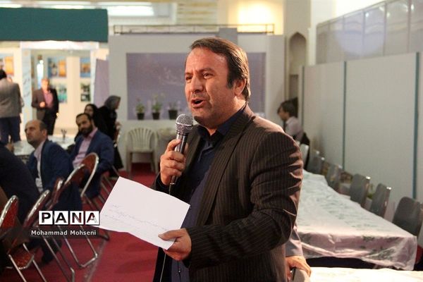 نشست معاونین پرورشی و تربیت بدنی مناطق 21 گانه شهرستانهای تهران در نمایشگاه قرآن کریم