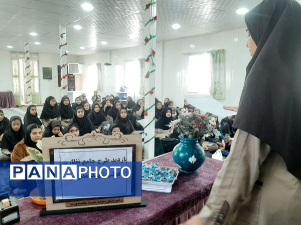 مراسم ویژه دهه ریاضیات در مدرسه شهید محمدی‌پور خلیل‌آباد