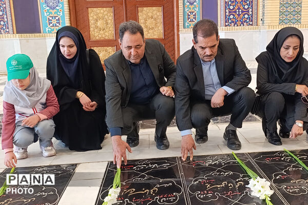 ادای احترام به شهدا و تجلیل از مربیان بهداشت در خراسان شمالی